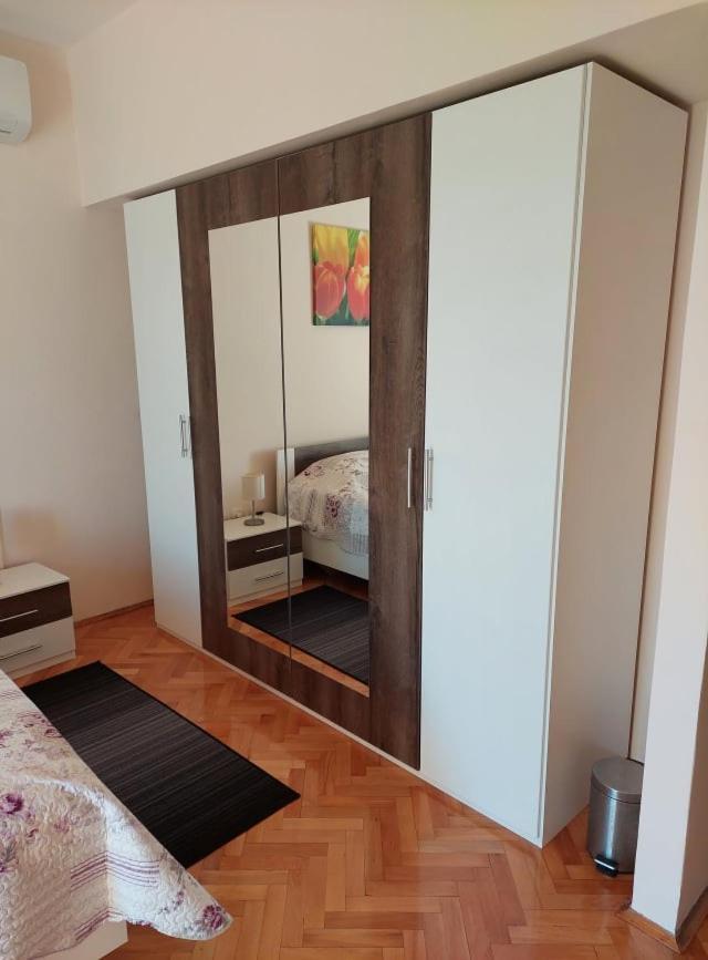 Rubin Apartment Ika Bagian luar foto